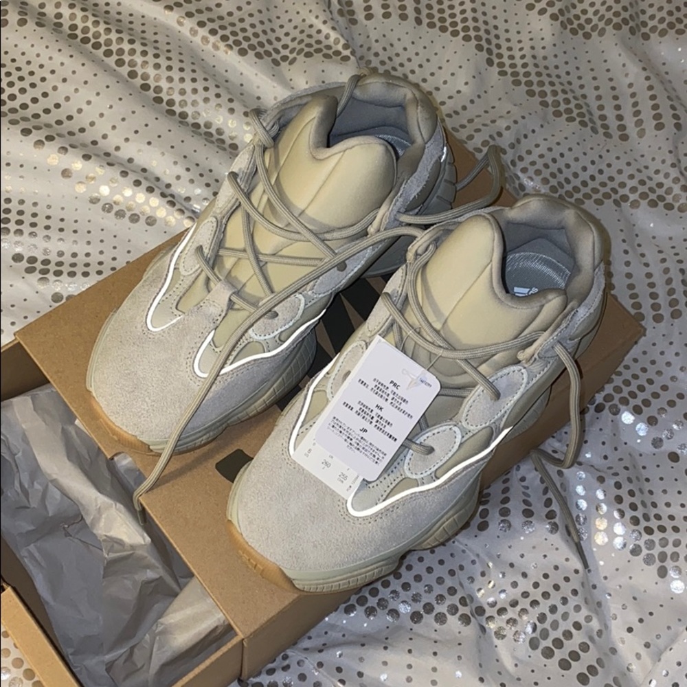 YEEZY 500 STONE MEN SIZE 8/ WOMEN SIZE 9